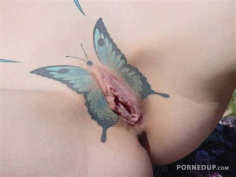 Closeup of butterfly tattoo pussy - Porned Up!