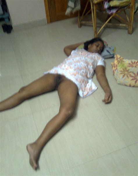 Indian Unmarried Babes Naked Boobs Porn Pics Collection