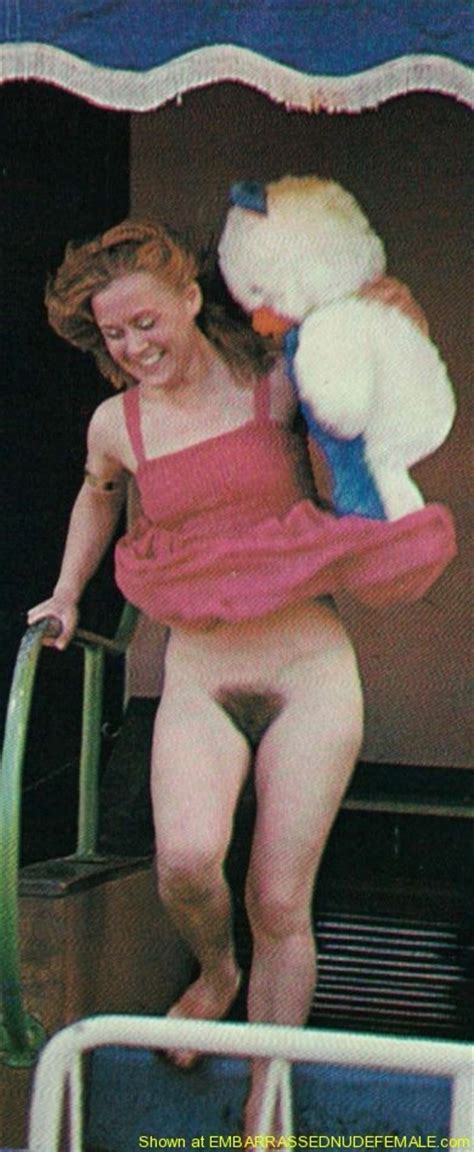 accidental upskirts - XXGASM accidental upskirts XXGASM