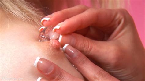 18closeup.com: Lesbian Teen Fingered to Squirting Orgasm # ...